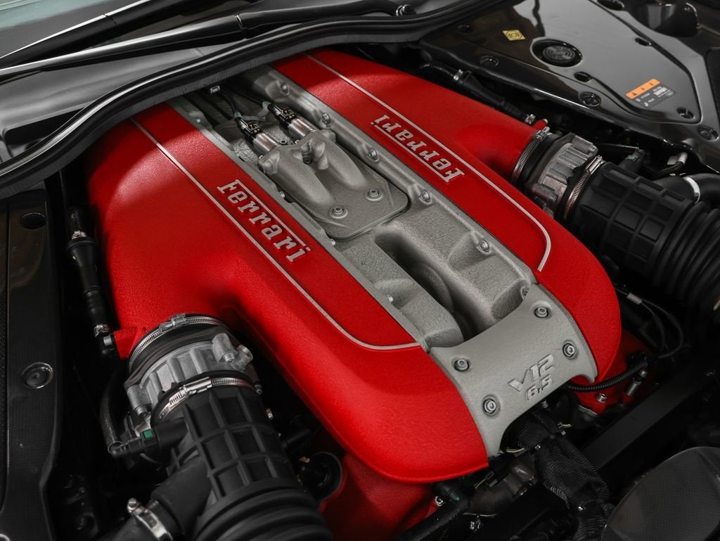 2021 Ferrari 812 GTS Base