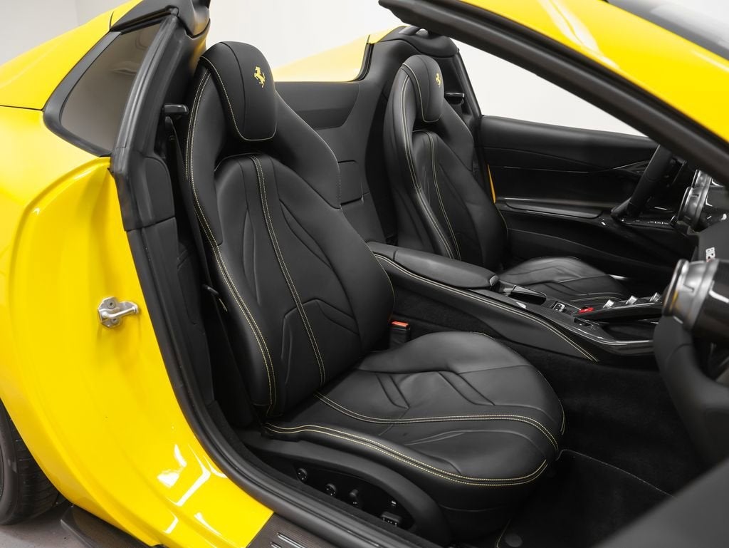 2021 Ferrari 812 GTS Base