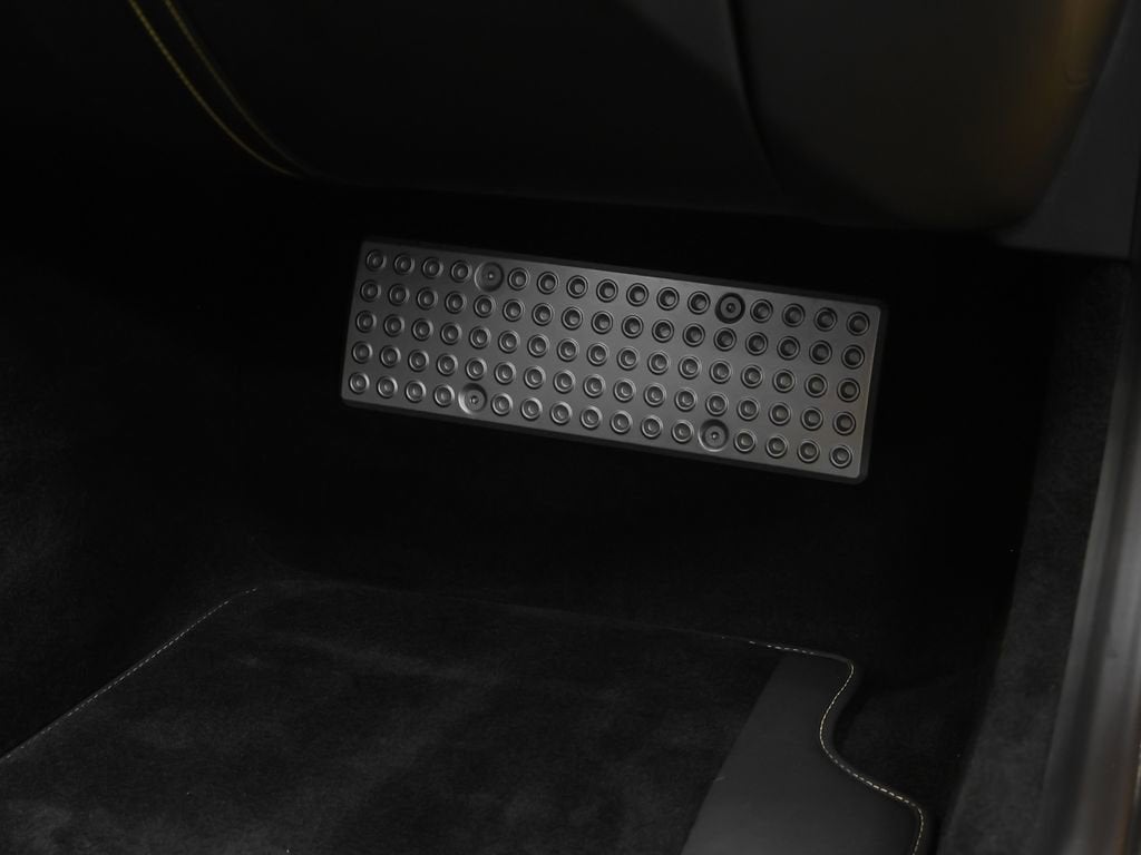 2021 Ferrari 812 GTS Base