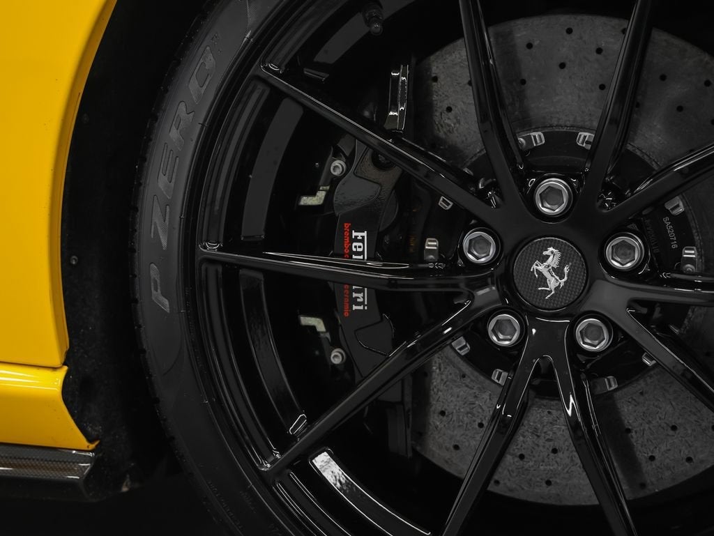 2021 Ferrari 812 GTS Base