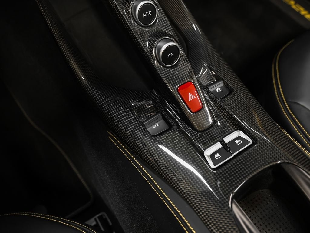 2021 Ferrari 812 GTS Base