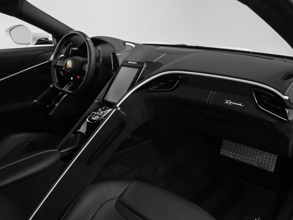 2023 Ferrari Roma Base