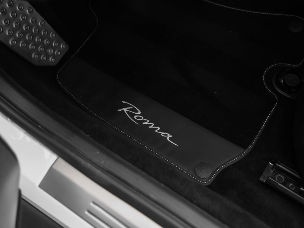 2023 Ferrari Roma Base