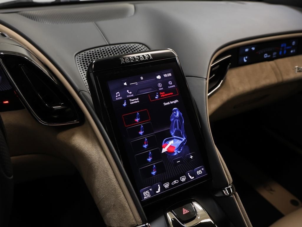 2022 Ferrari Roma Base