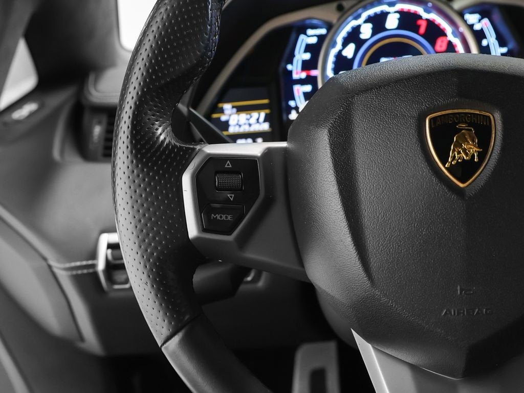 2014 Lamborghini Aventador Base