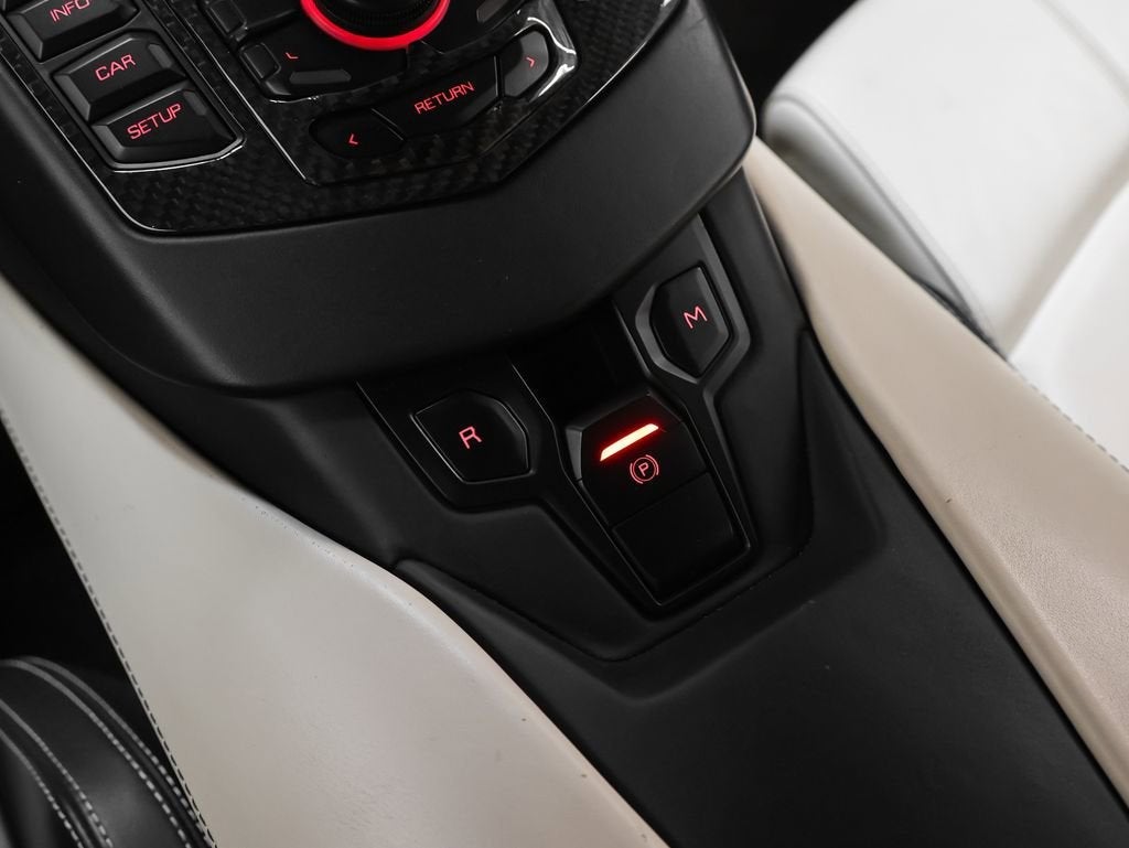 2014 Lamborghini Aventador Base