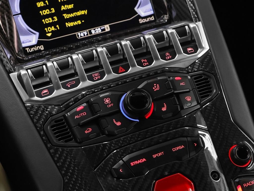 2014 Lamborghini Aventador Base