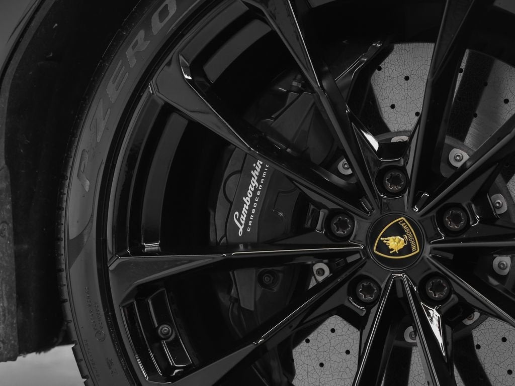 2022 Lamborghini Urus Base