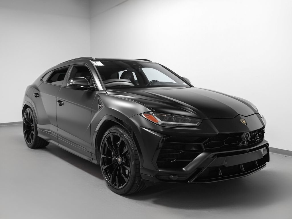 2022 Lamborghini Urus Base