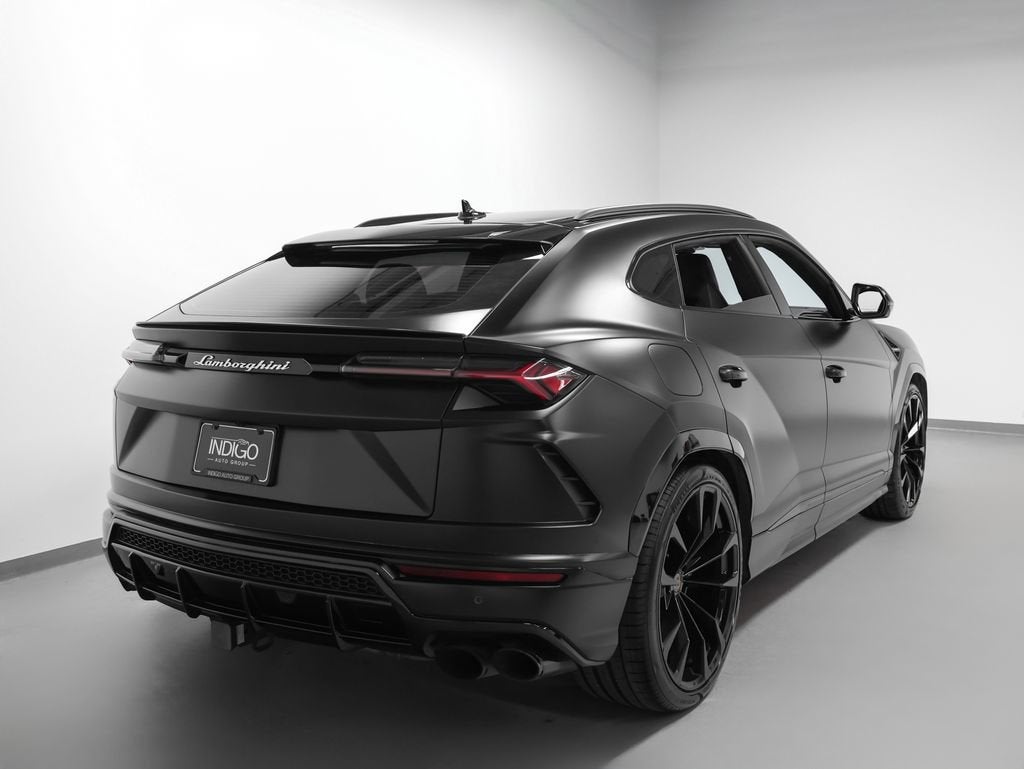 2022 Lamborghini Urus Base