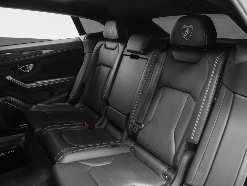 2022 Lamborghini Urus Base