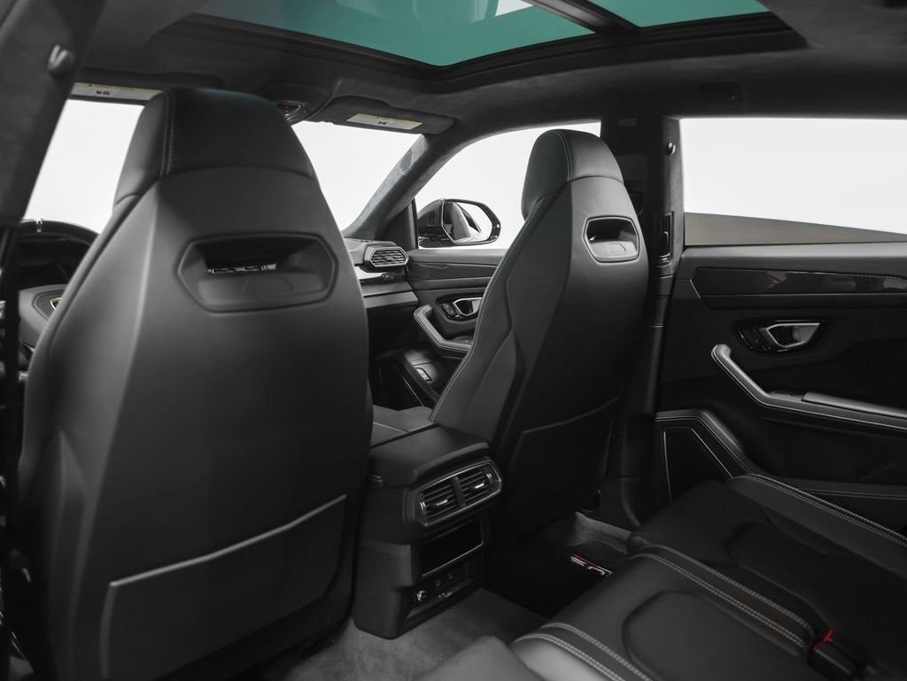 2022 Lamborghini Urus Base