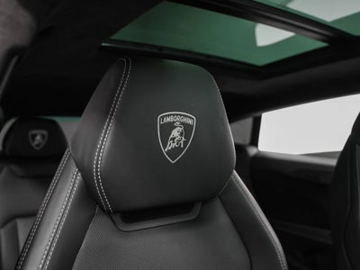 2022 Lamborghini Urus Base