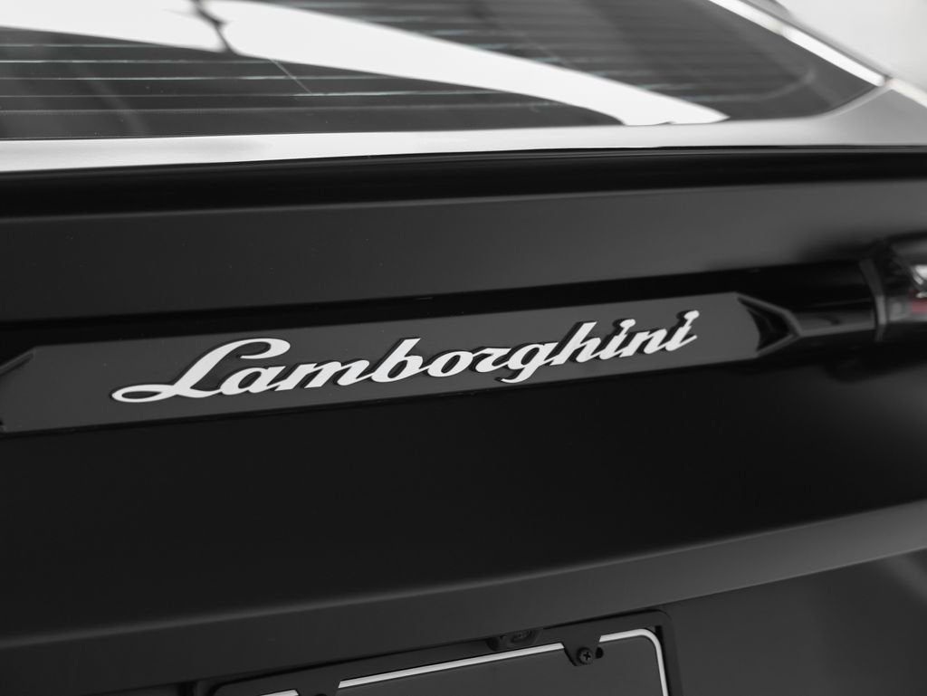 2022 Lamborghini Urus Base