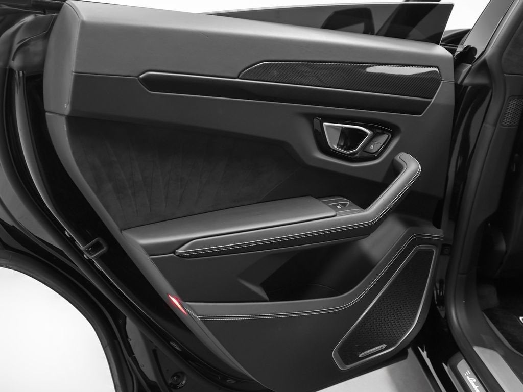 2022 Lamborghini Urus Base