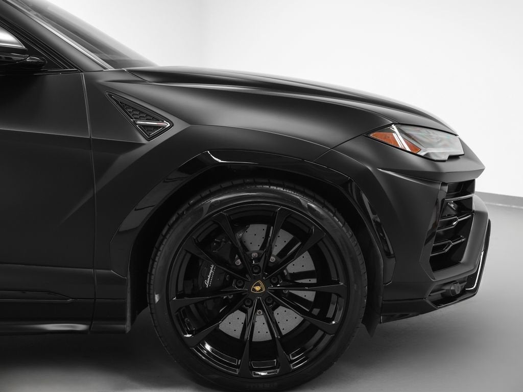 2022 Lamborghini Urus Base