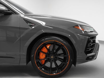 2022 Lamborghini Urus Base