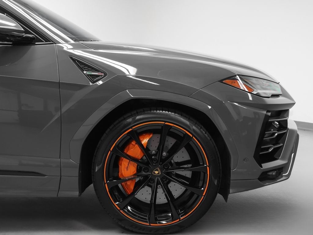 2022 Lamborghini Urus Base