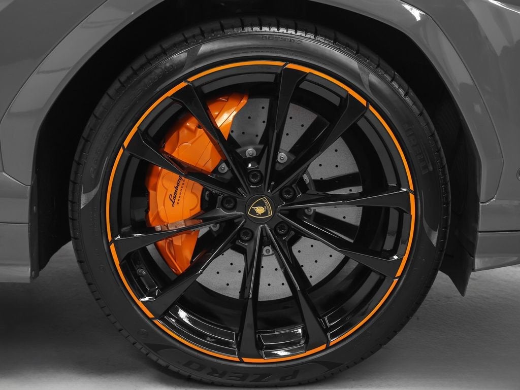 2022 Lamborghini Urus Base