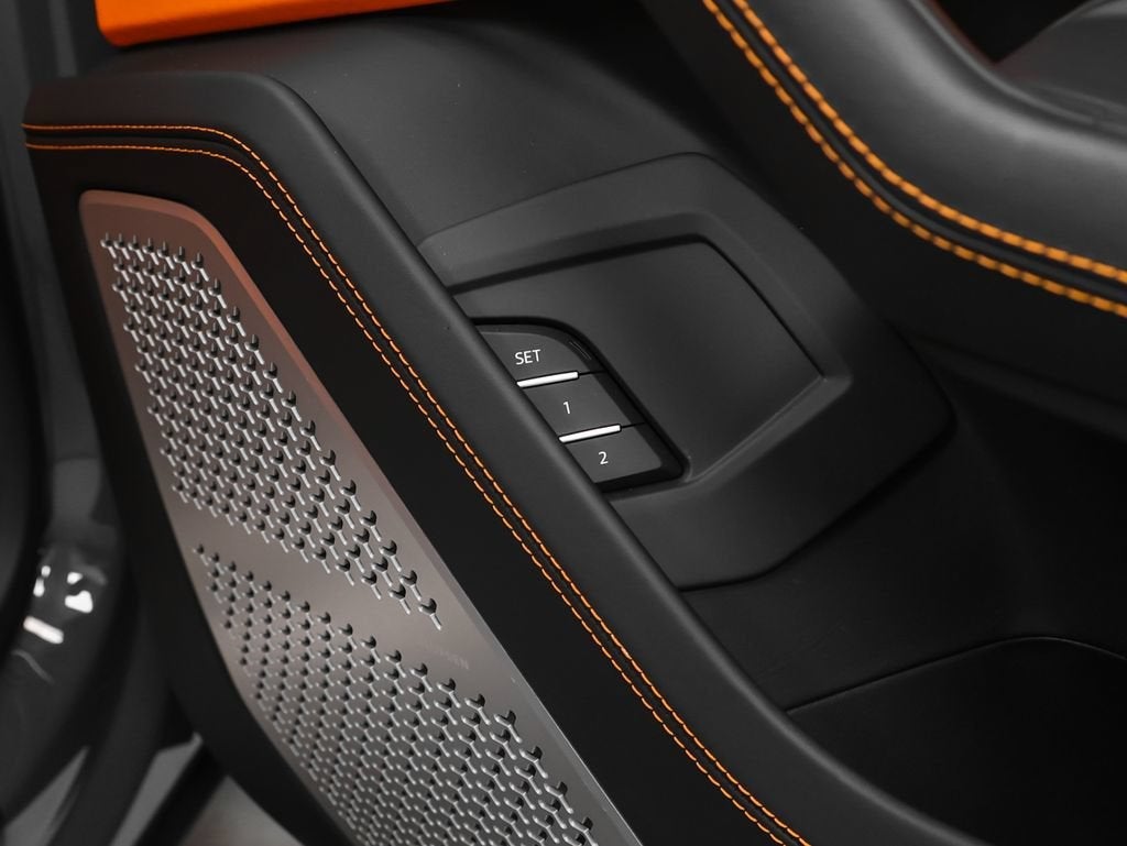 2022 Lamborghini Urus Base