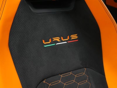 2022 Lamborghini Urus Base