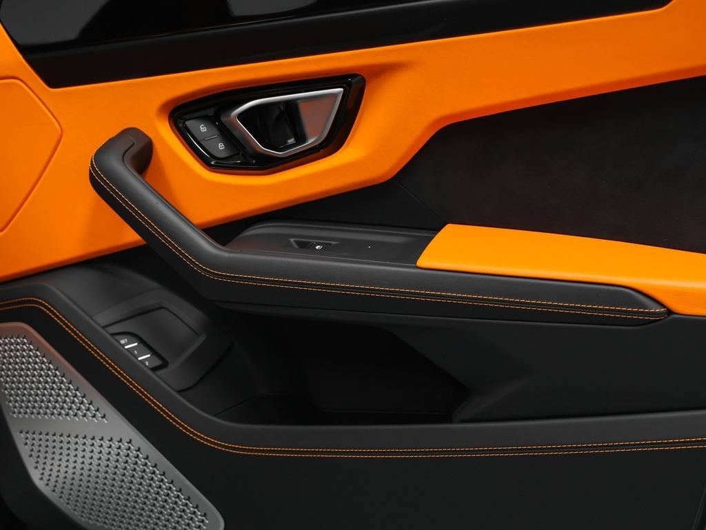 2022 Lamborghini Urus Base