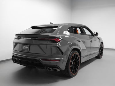 2022 Lamborghini Urus Base