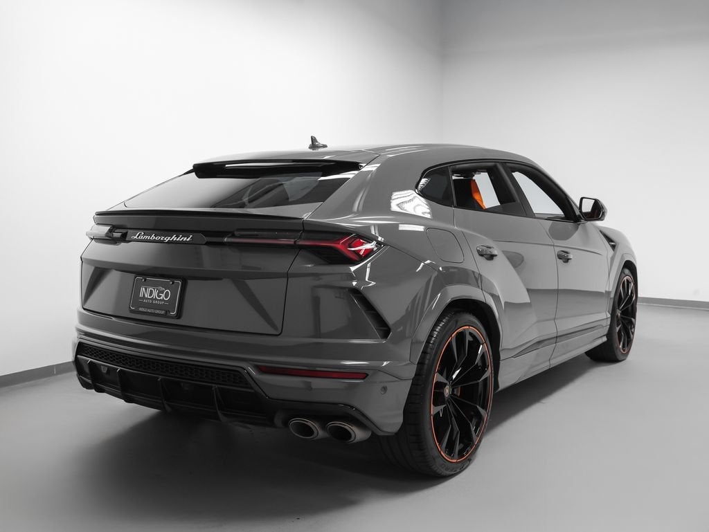 2022 Lamborghini Urus Base