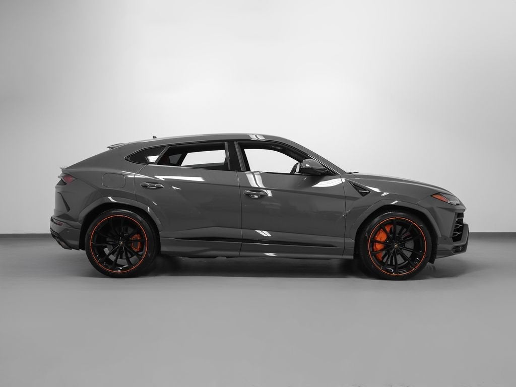 2022 Lamborghini Urus Base