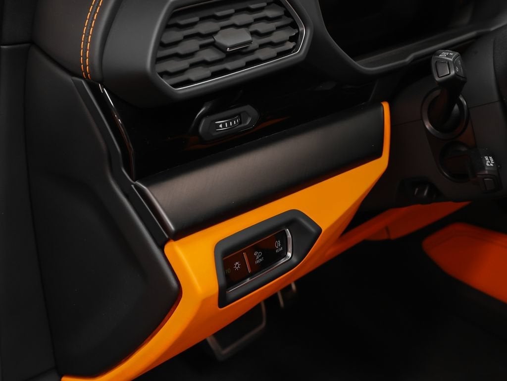 2022 Lamborghini Urus Base