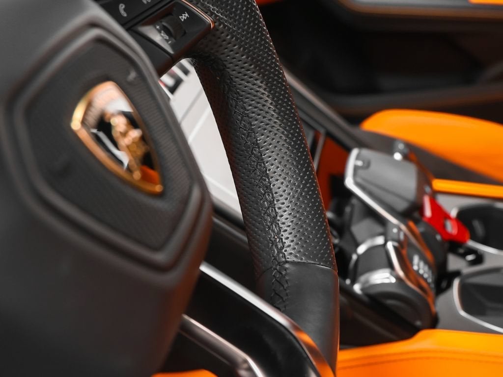 2022 Lamborghini Urus Base