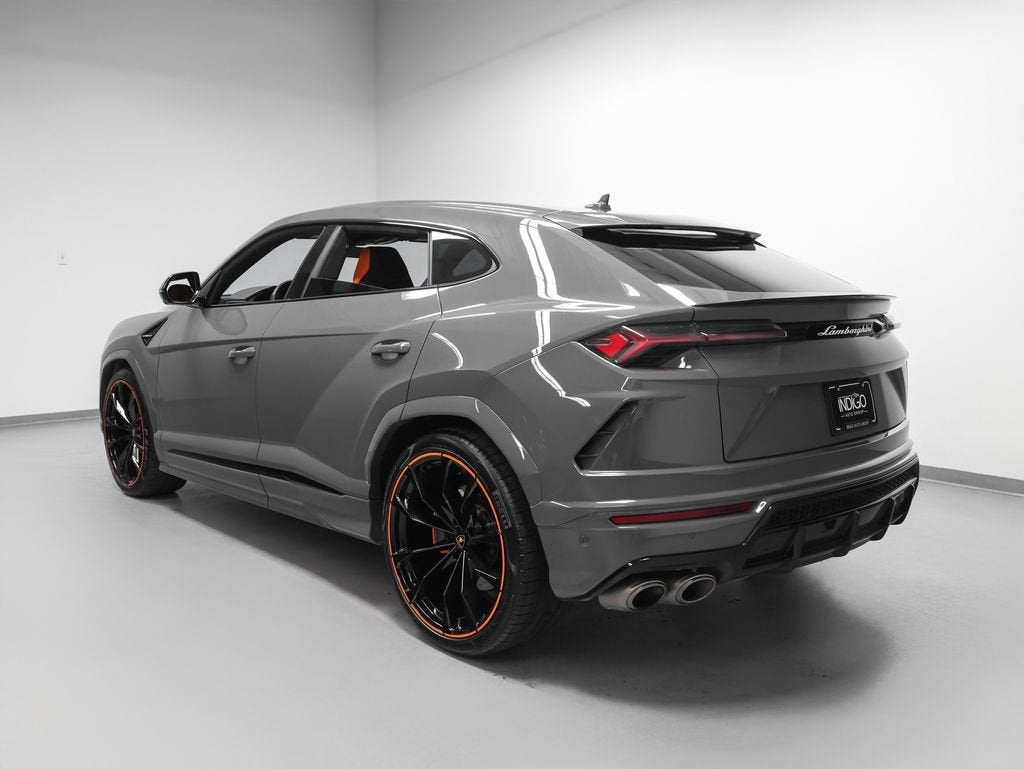 2022 Lamborghini Urus Base