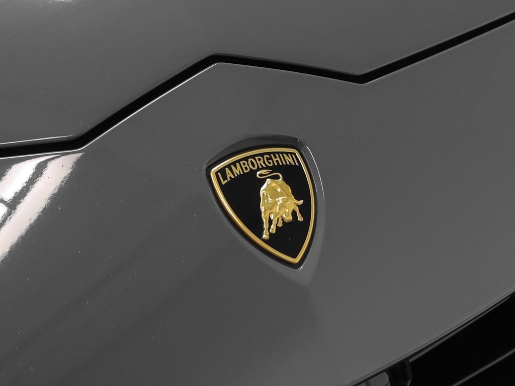 2022 Lamborghini Urus Base