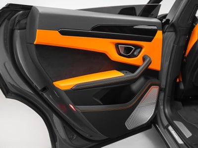 2022 Lamborghini Urus Base