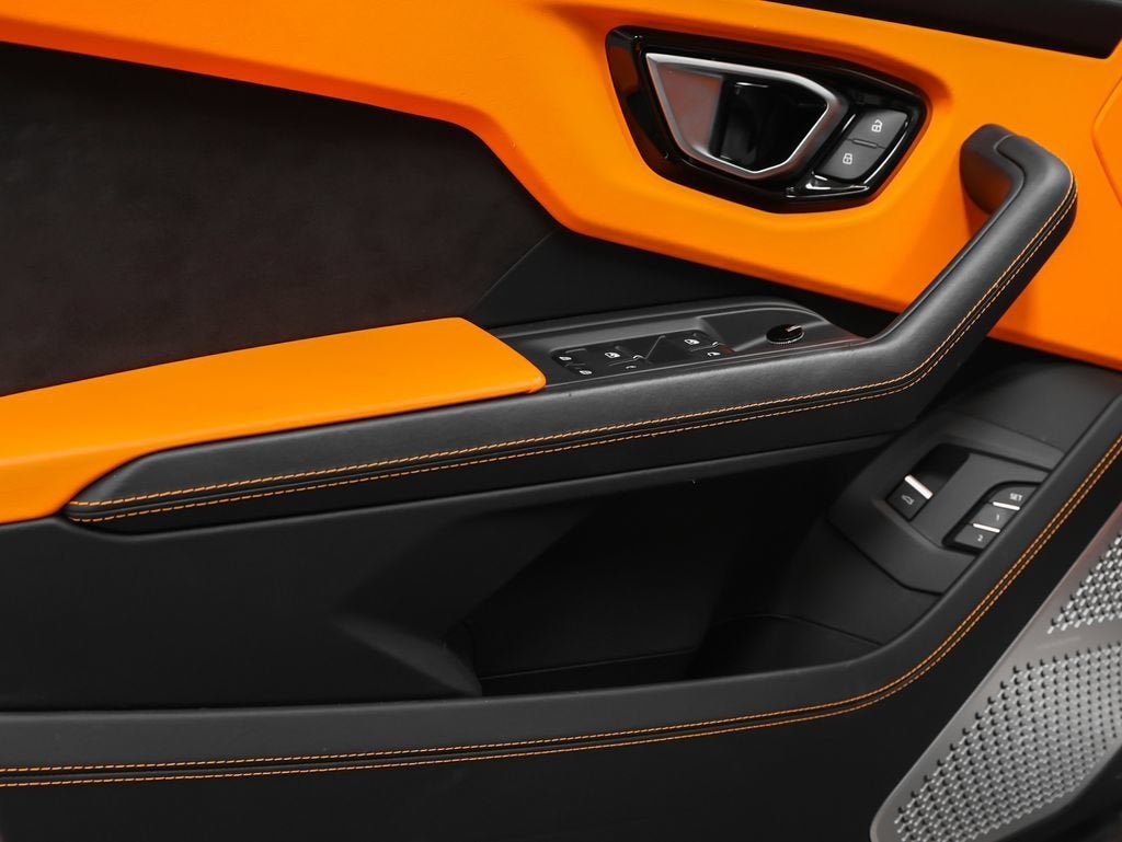 2022 Lamborghini Urus Base