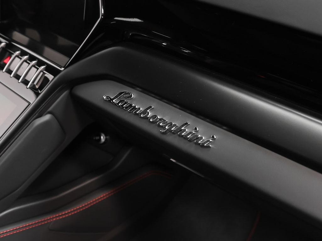 2024 Lamborghini Urus S