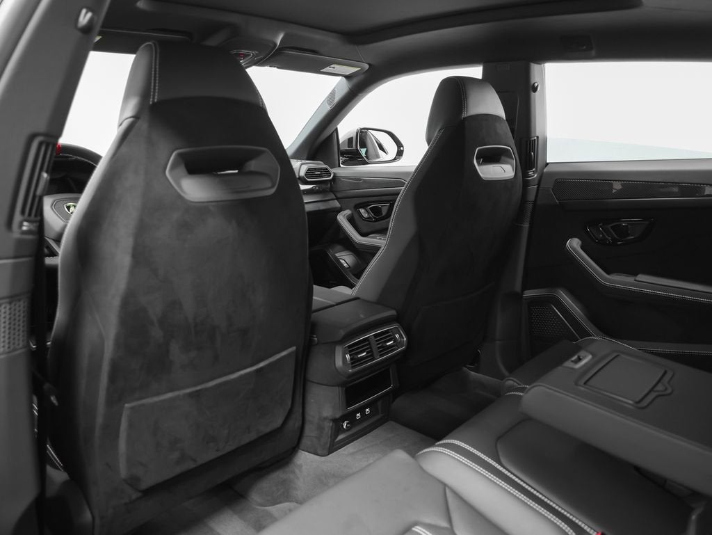 2023 Lamborghini Urus Performante