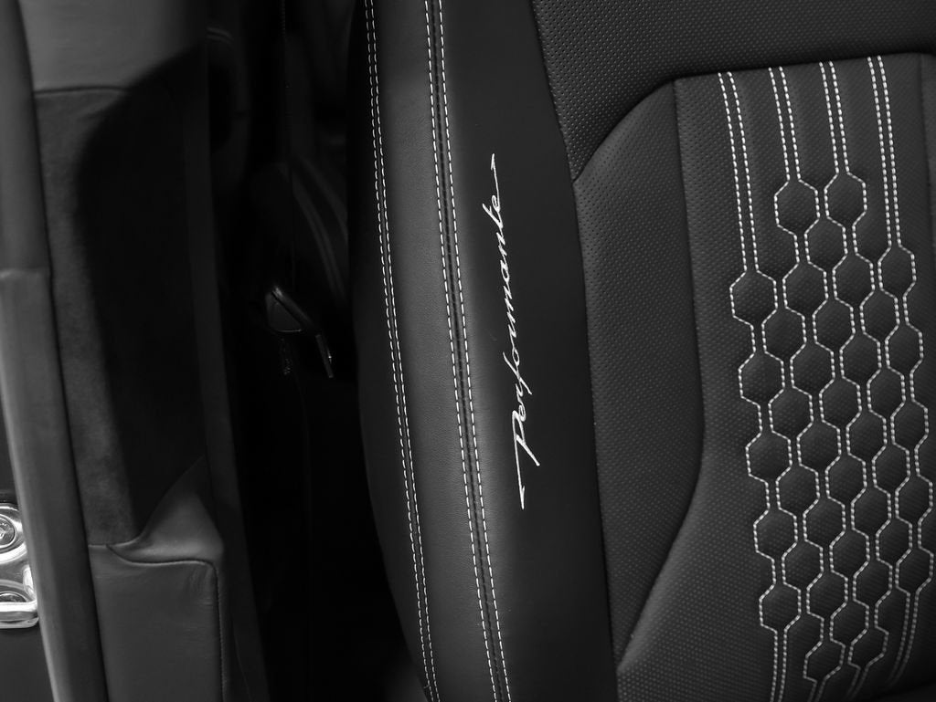 2023 Lamborghini Urus Performante