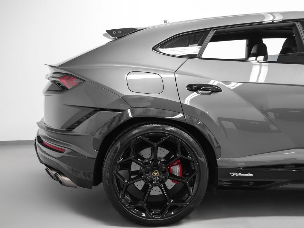 2023 Lamborghini Urus Performante