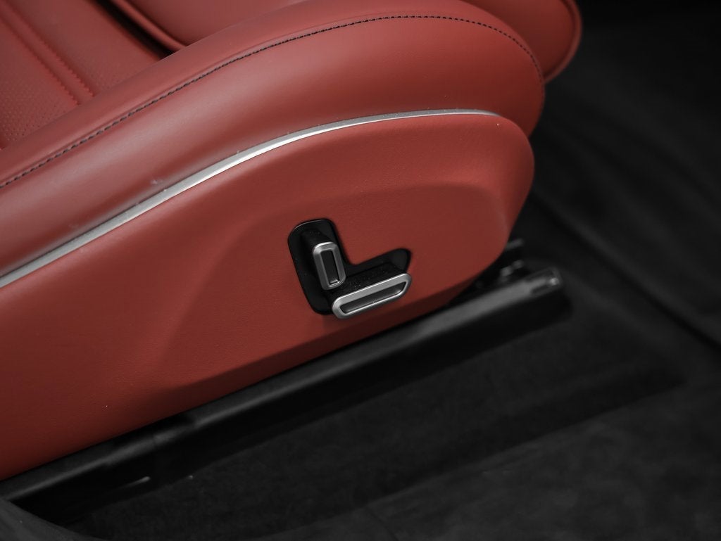 2025 Ferrari Purosangue Base