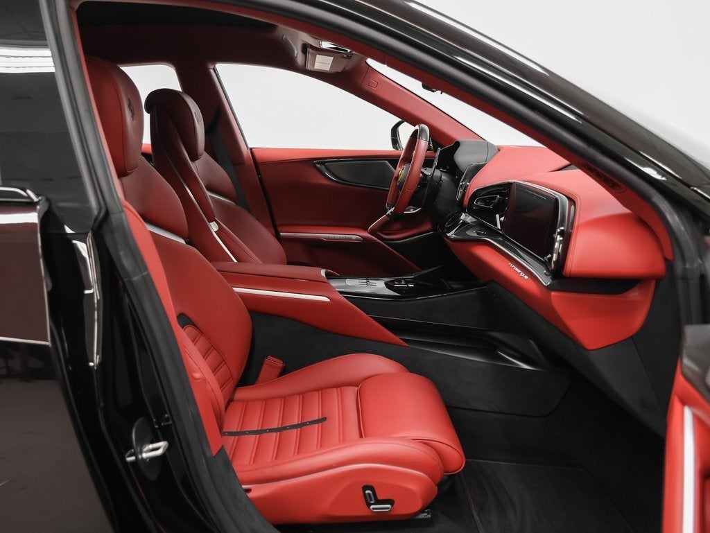 2025 Ferrari Purosangue Base