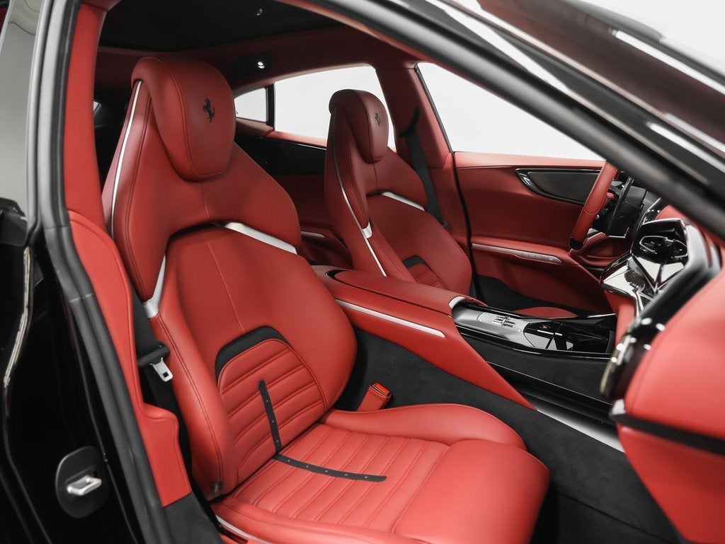 2025 Ferrari Purosangue Base