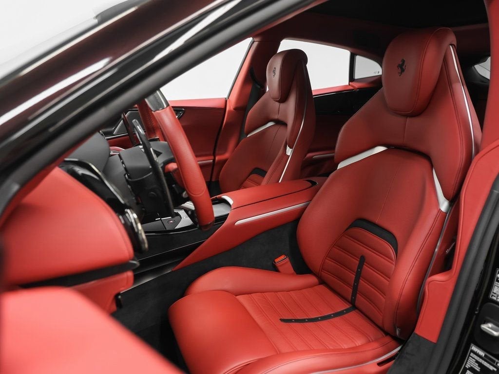 2025 Ferrari Purosangue Base