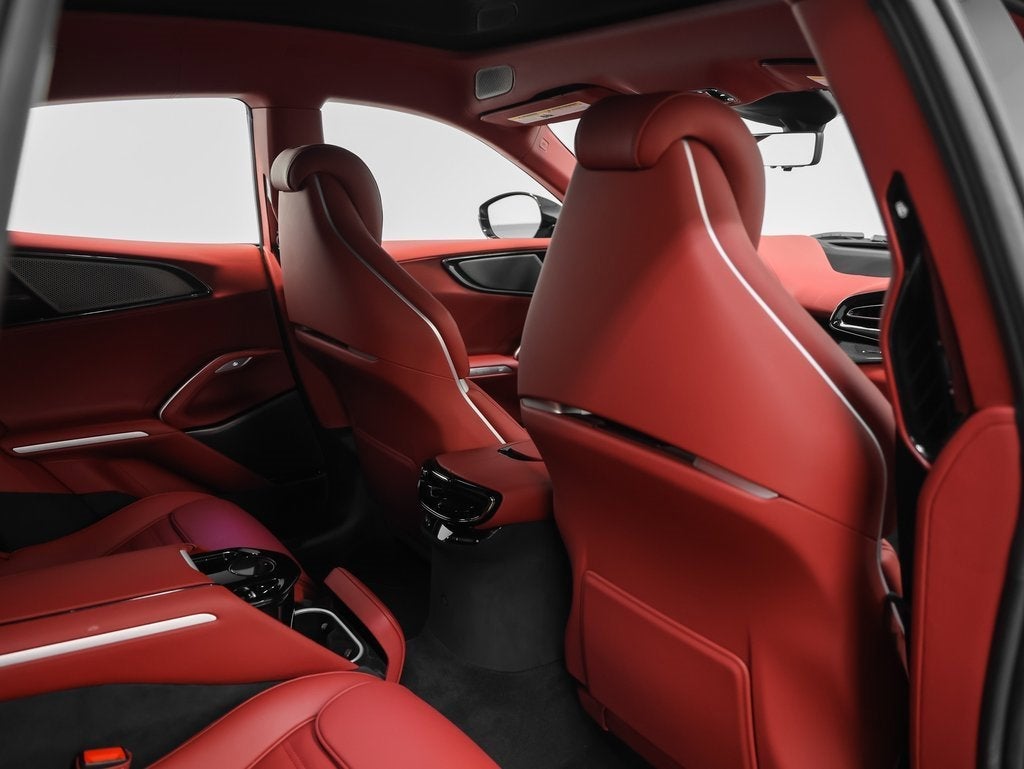 2025 Ferrari Purosangue Base