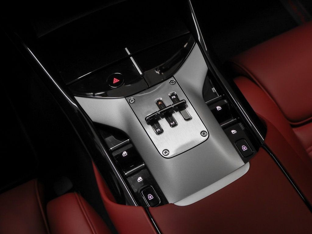 2025 Ferrari Purosangue Base