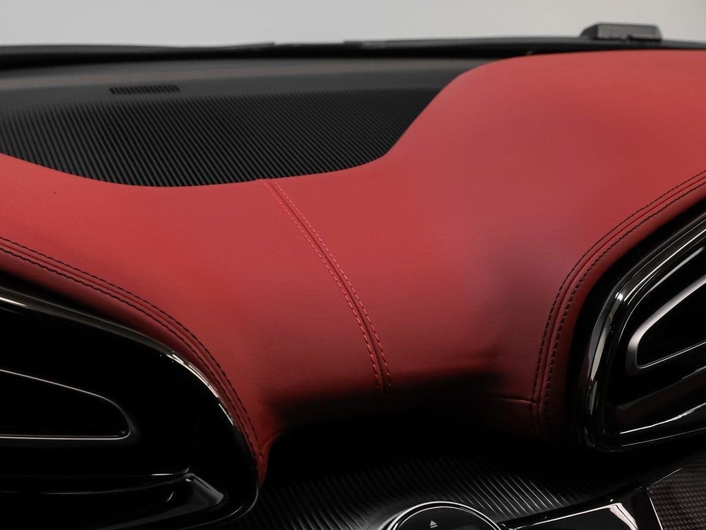 2025 Ferrari Purosangue Base