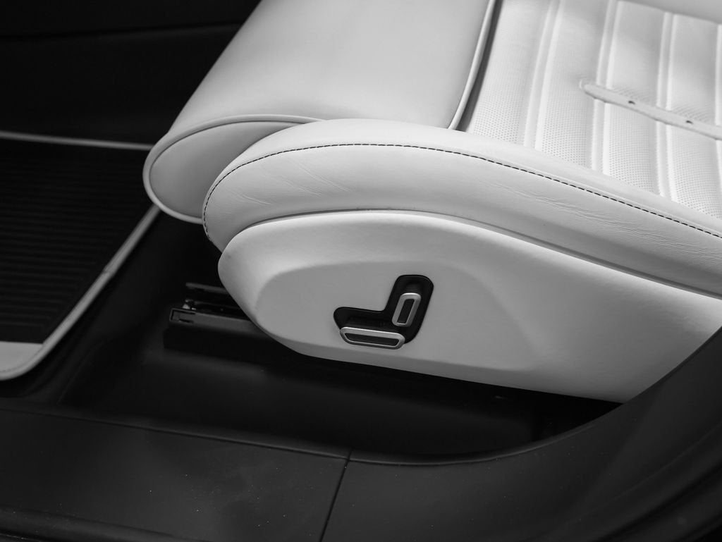 2025 Ferrari Purosangue Base