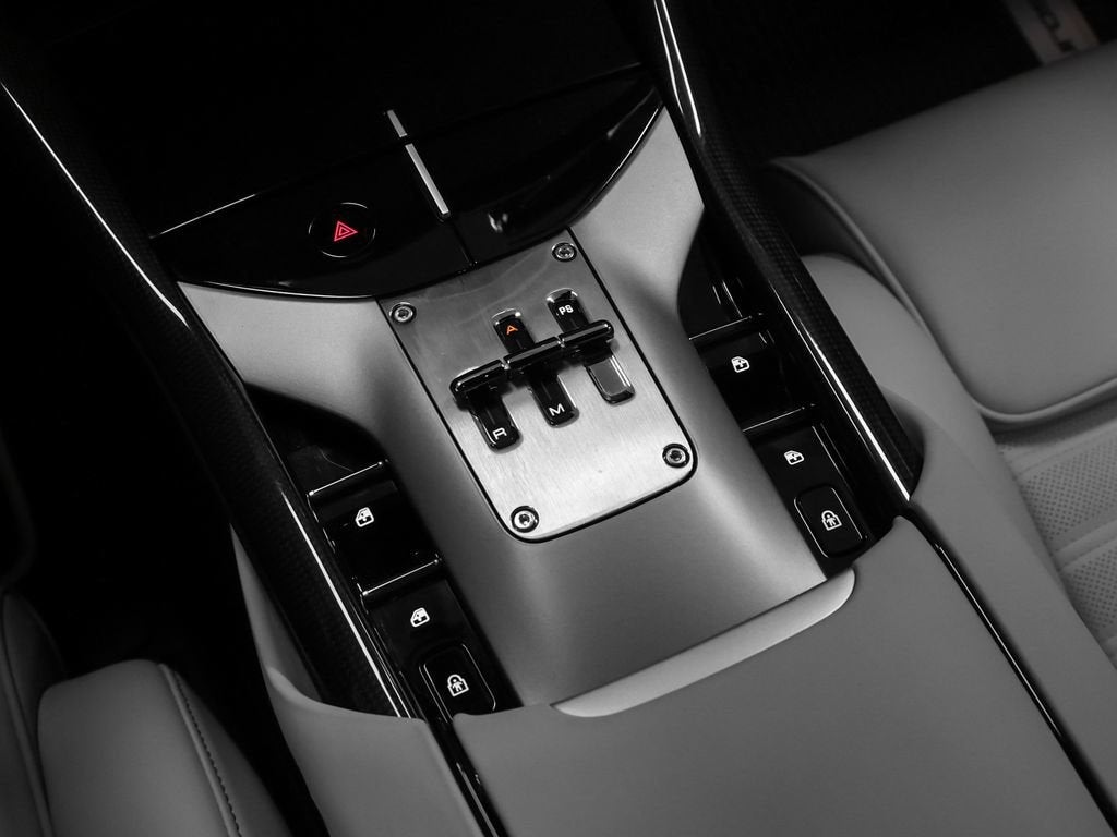 2025 Ferrari Purosangue Base