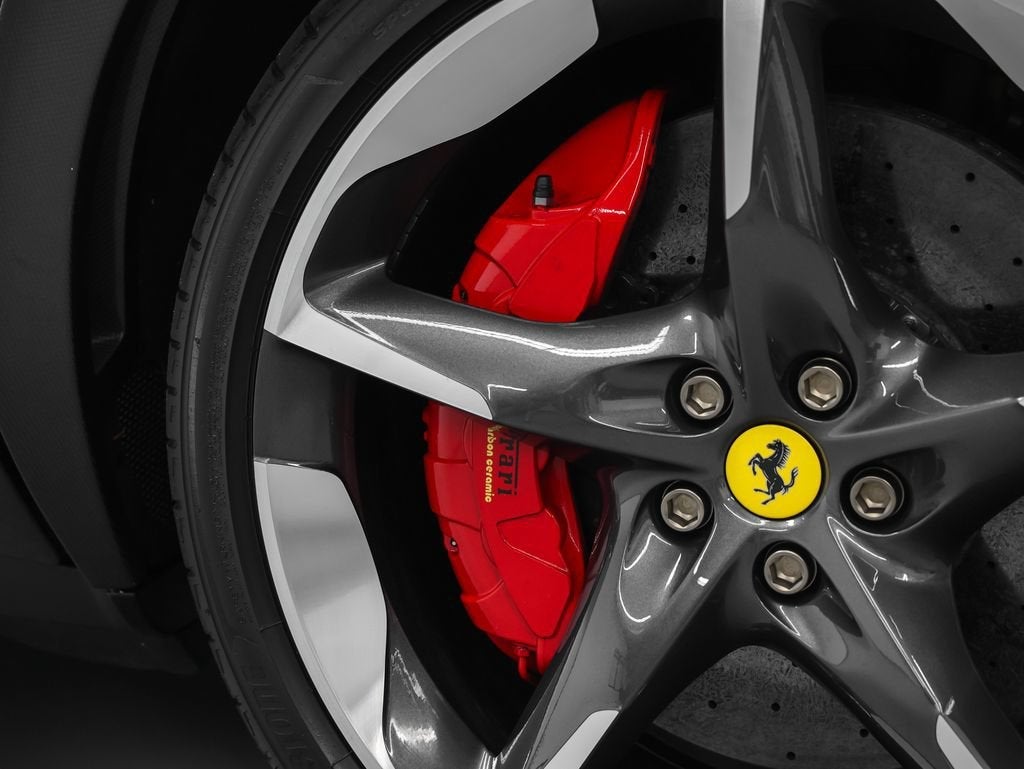 2025 Ferrari Purosangue Base