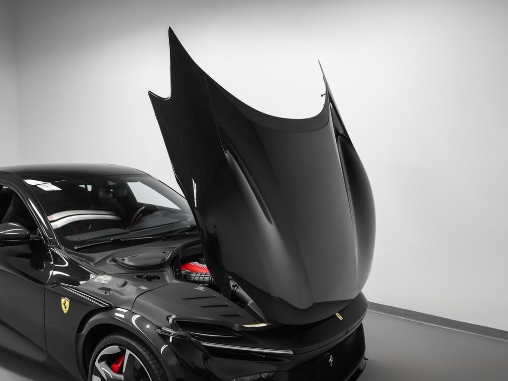 2025 Ferrari Purosangue Base